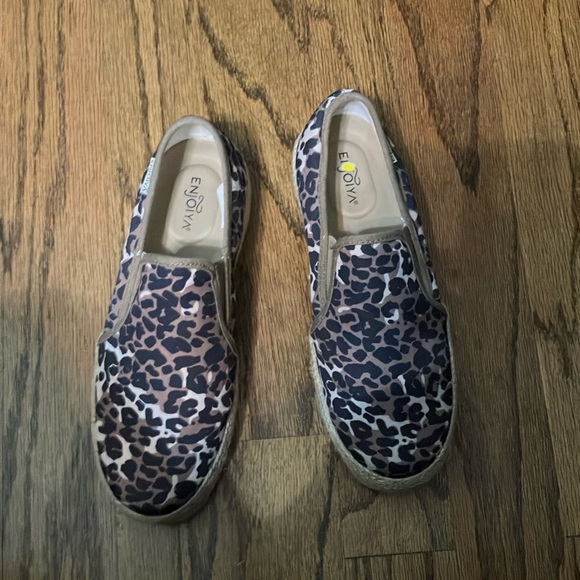 NWOT Leopard canvas espadrilles - Picture 1 of 4